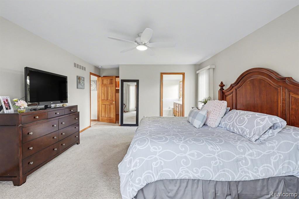 54568 Marissa Court, Utica, MI 48316 — Photo 15