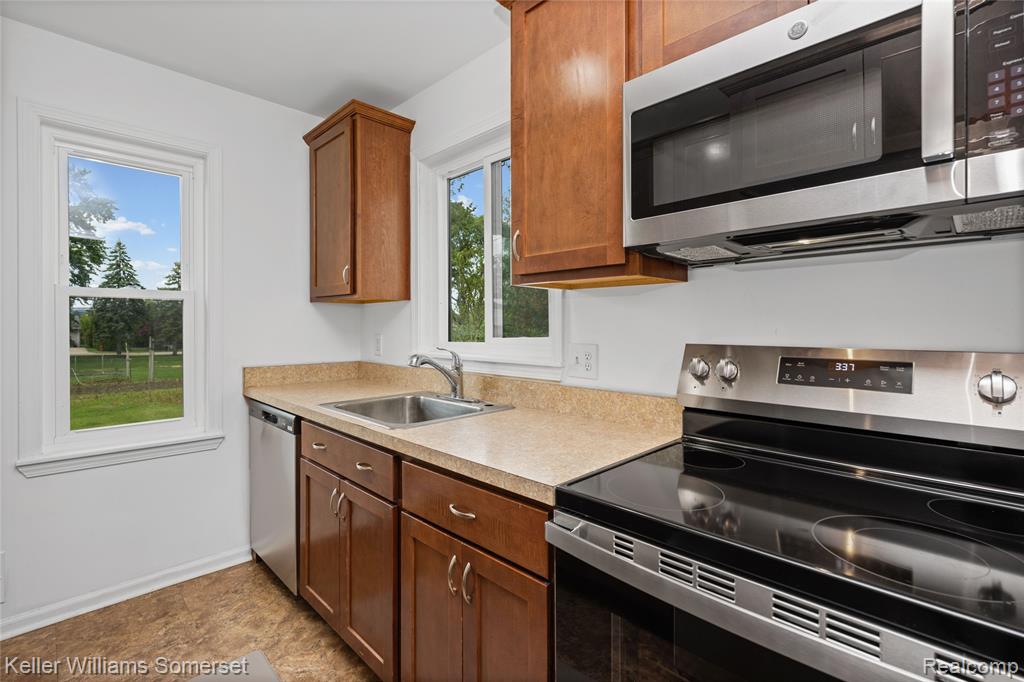 90 Tacoma Drive, Troy, MI 48084 — Photo 13