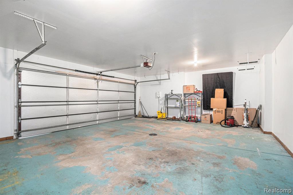 4600 WHITE TRILLIUM Drive S, Saginaw, MI 48603 — Photo 34