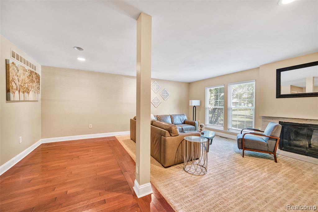 25279 Greenbrooke Drive, Southfield, MI 48033 — Photo 2