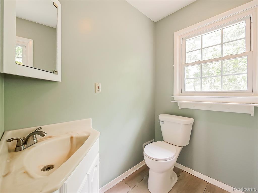 52010 11 Mile Road, South Lyon, MI 48178 — Photo 26
