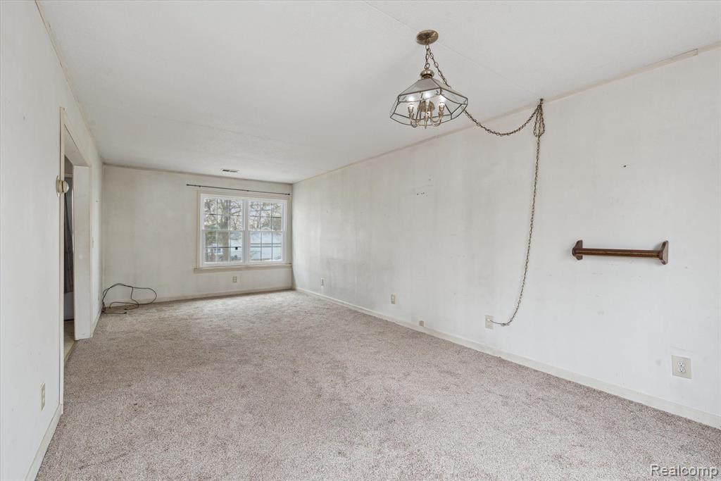811 HOWELL Avenue, Adrian, MI 49221 — Photo 10