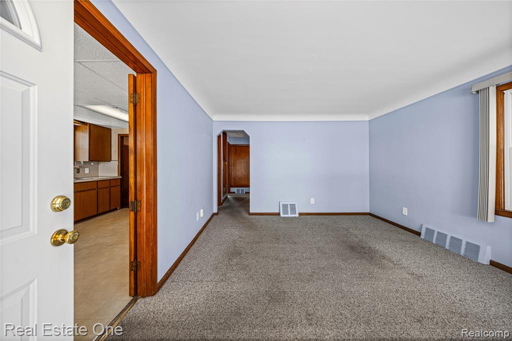 20688 Fleetwood Drive, Harper Woods, MI 48225 — Photo 5