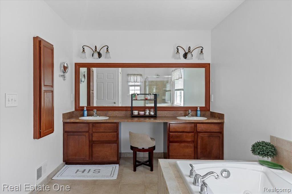 781 CHELSEA Court, Oxford, MI 48371 — Photo 32