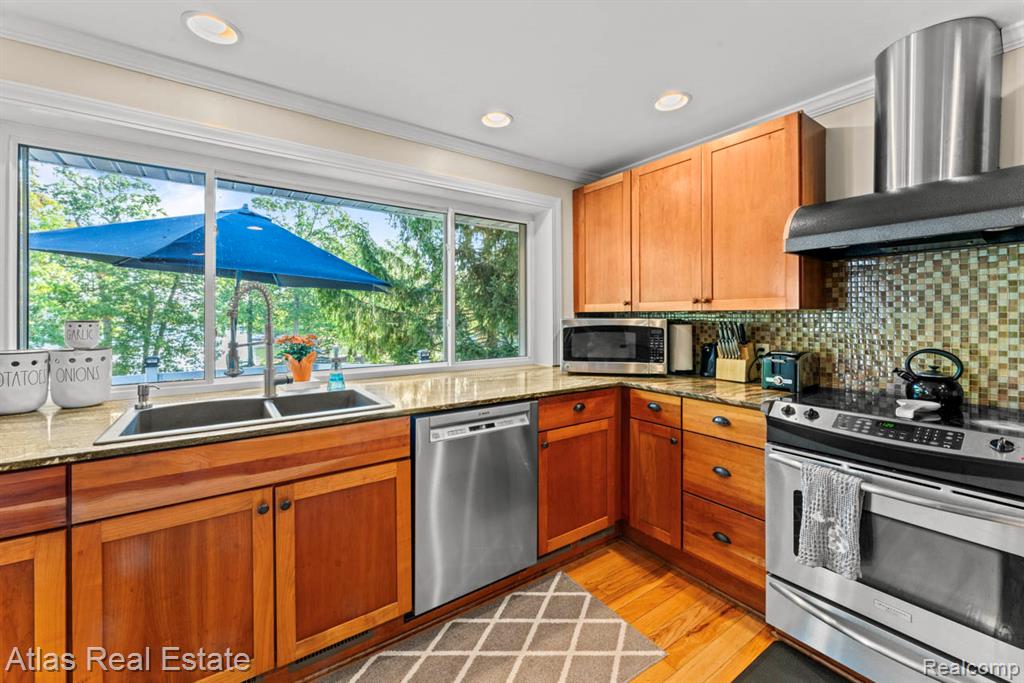 9449 Ridge Road, Goodrich Vlg, MI — Photo 13