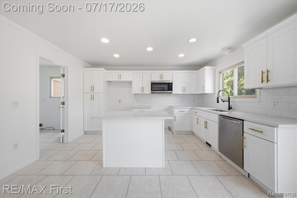 50443 Middle River Drive, Macomb, MI 48044 — Photo 19