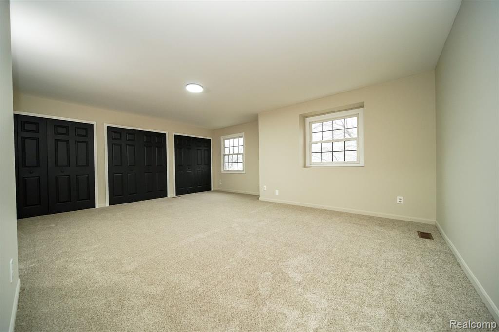 460 OAKGROVE, Clawson, MI — Photo 34