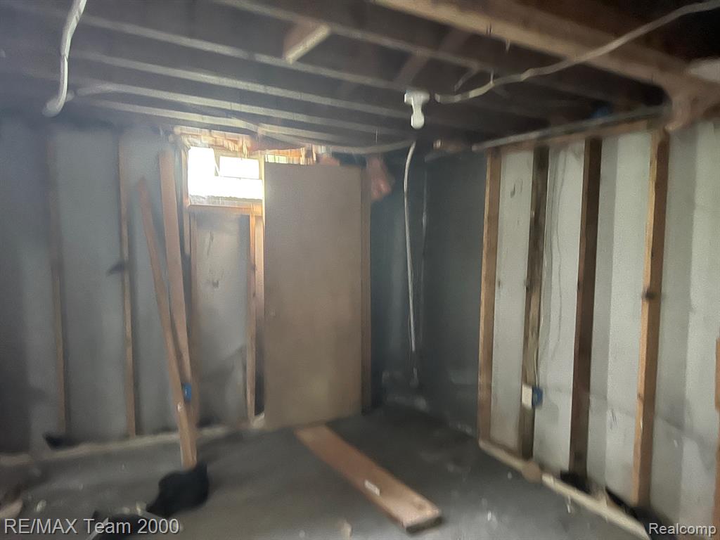 8505 Heyden Street, Detroit, MI 48228 — Photo 15