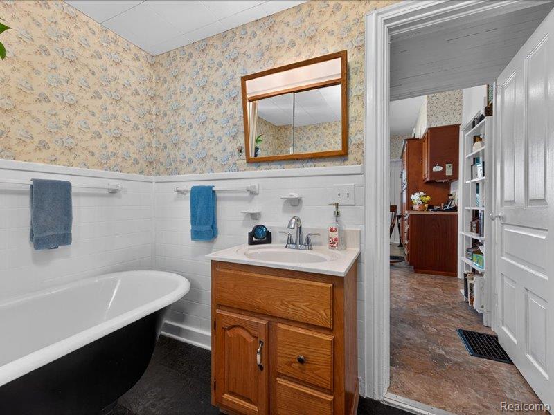403 Lake Street, Howell, MI 48843 — Photo 22