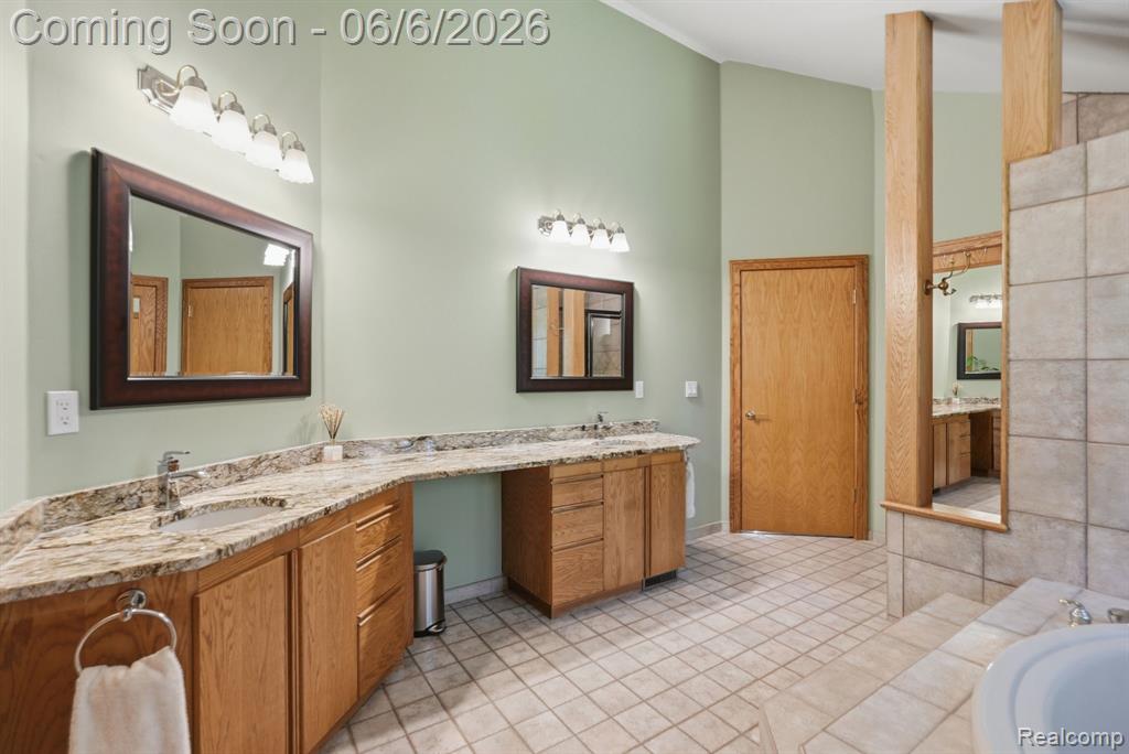 356 Avanti Lane, Highland, MI — Photo 31