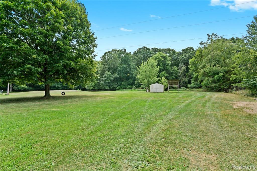 6460 Hogan Road, Fenton, MI 48430 — Photo 22