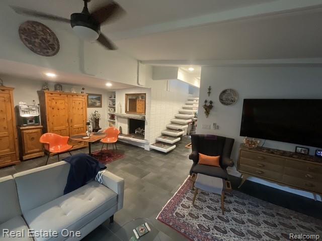 3202 Pridham Street, Keego Harbor, MI 48320 — Photo 5