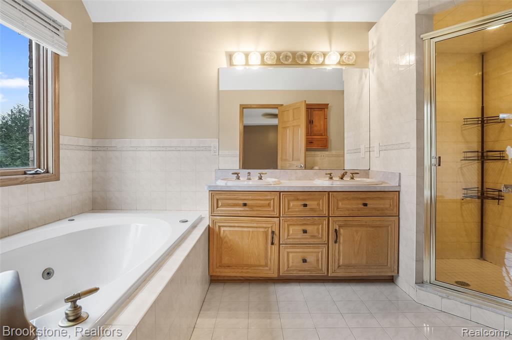 8948 Chestnut Run Drive, Shelby Twp, MI 48317 — Photo 19