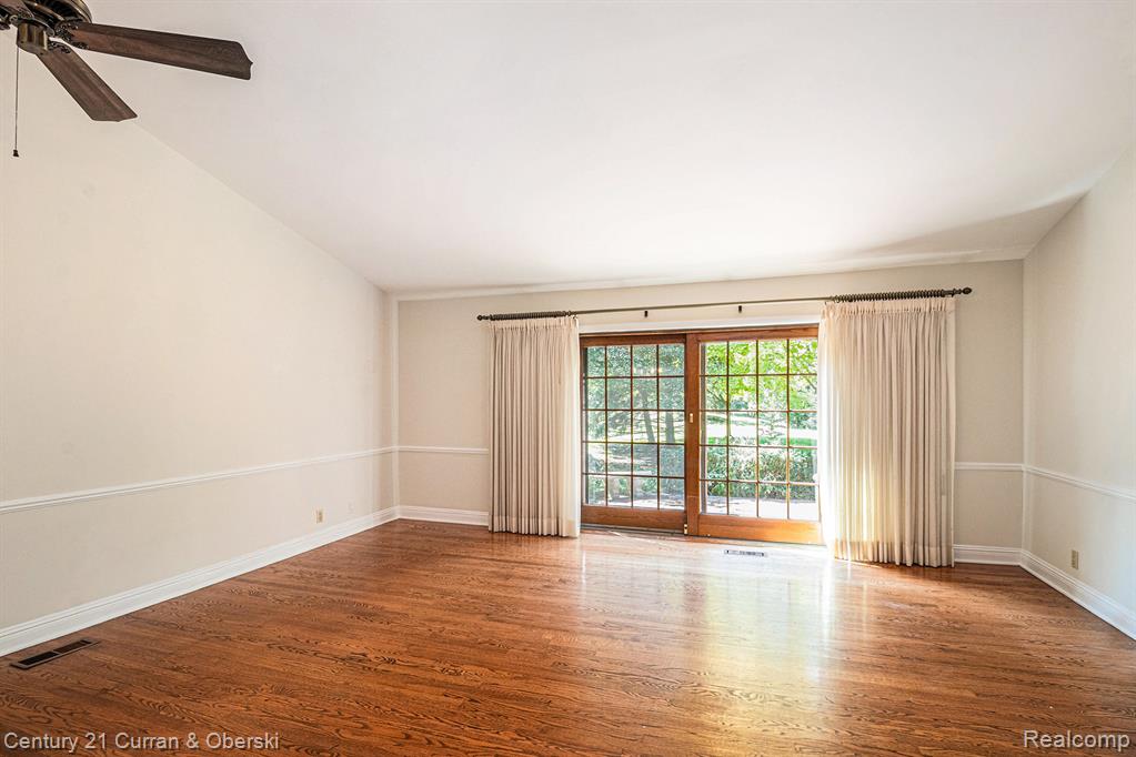 3064 Lindenwood Drive, Dearborn, MI 48120 — Photo 6
