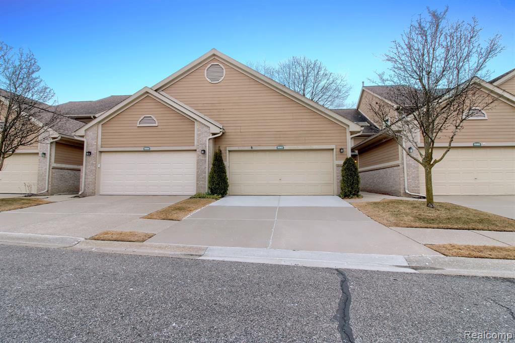 9362 EASTWIND Drive, Livonia, MI 48150 — Photo 36