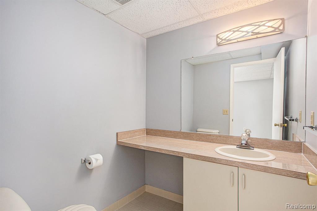 6830 Heron Point, West Bloomfield, MI 48323 — Photo 30