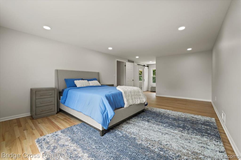 655 S Spinningwheel Lane, Bloomfield Hills, MI 48304 — Photo 23