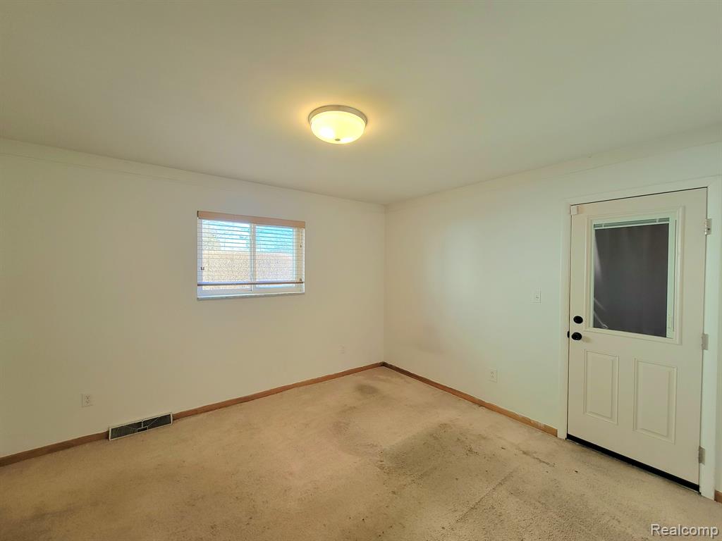 7290 WIEGAND, Center Line, MI 48015 — Photo 16