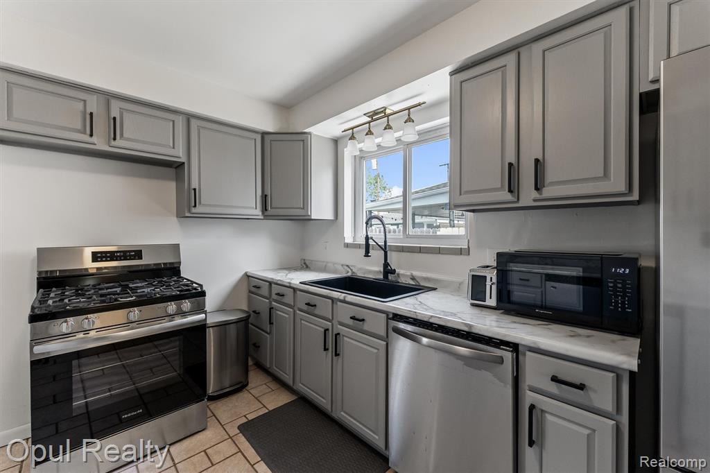 7799 Gary Avenue, Westland, MI — Photo 3