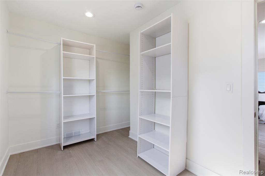 26066 Barrington Street, Madison Heights, MI 48071 — Photo 11