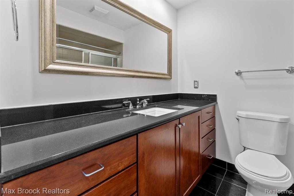 565 WESTBOURNE Drive, Bloomfield Hills, MI 48301 — Photo 20
