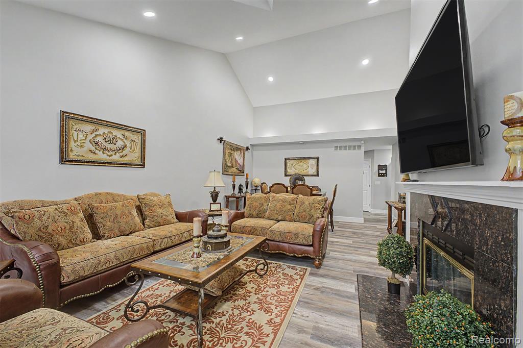 816 N Beech Daly Road, Dearborn Heights, MI 48127 — Photo 9