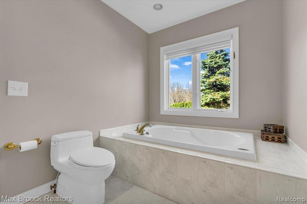 6462 W OAKS Drive, West Bloomfield, MI 48324 — Photo 34