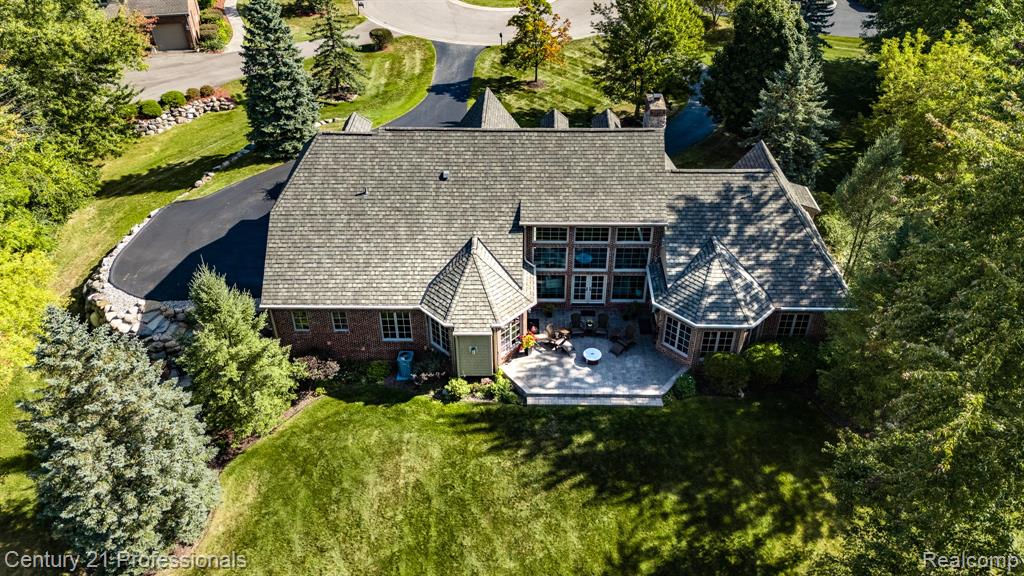 8242 Pine Hollow Court, Grand Blanc, MI 48439 — Photo 65