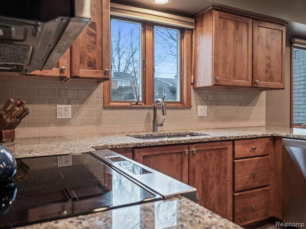 5562 ABINGTON Road, West Bloomfield, MI — Photo 4