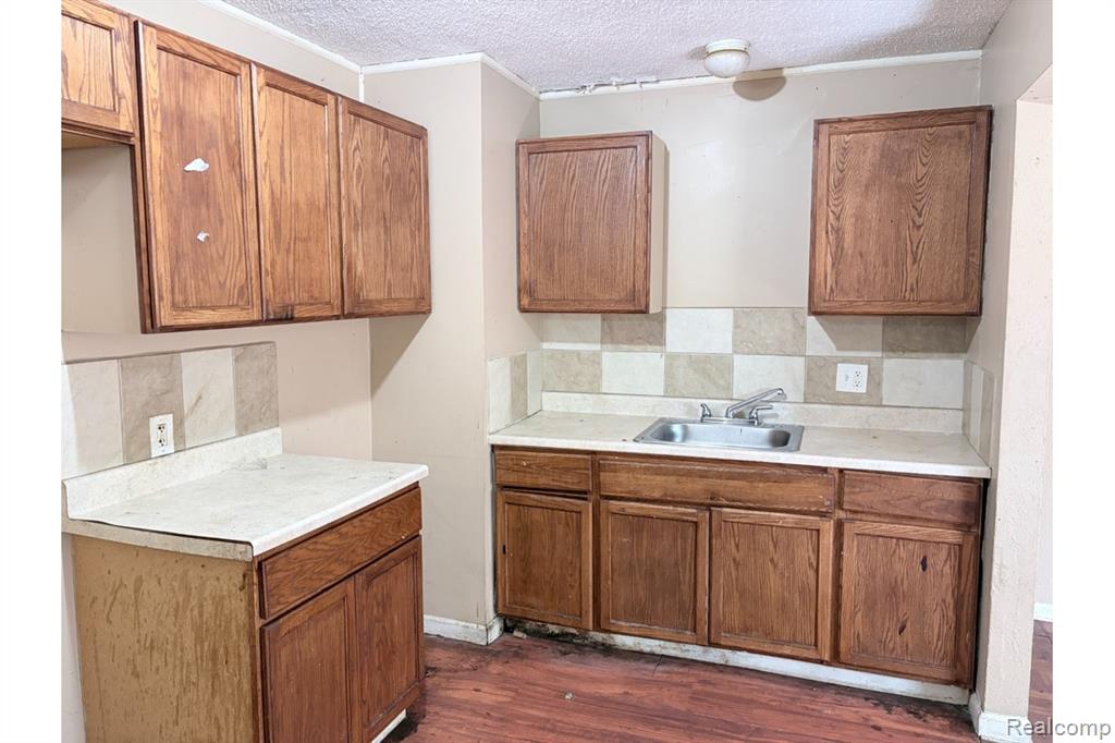 19940 Westphalia Street, Detroit, MI 48205 — Photo 8