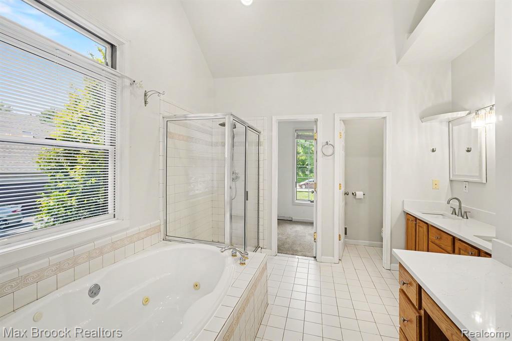 9843 Oak Valley Drive, Clarkston, MI 48348 — Photo 14