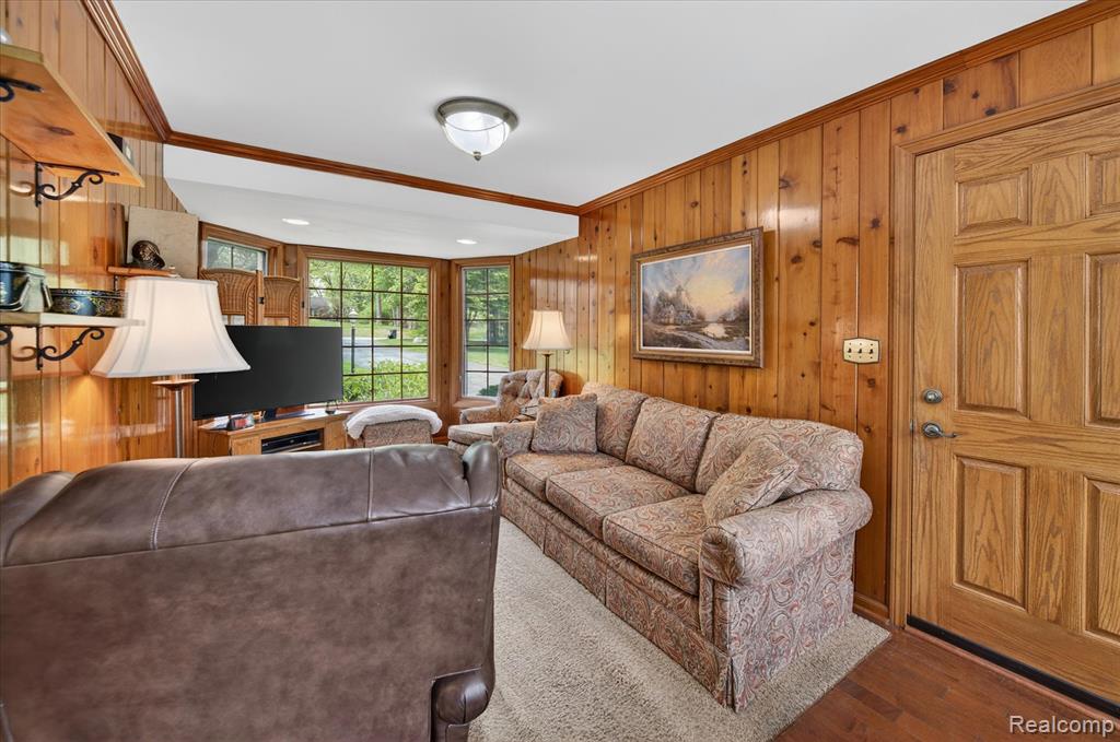 13960 Ridgewood Drive, Plymouth, MI 48170 — Photo 19