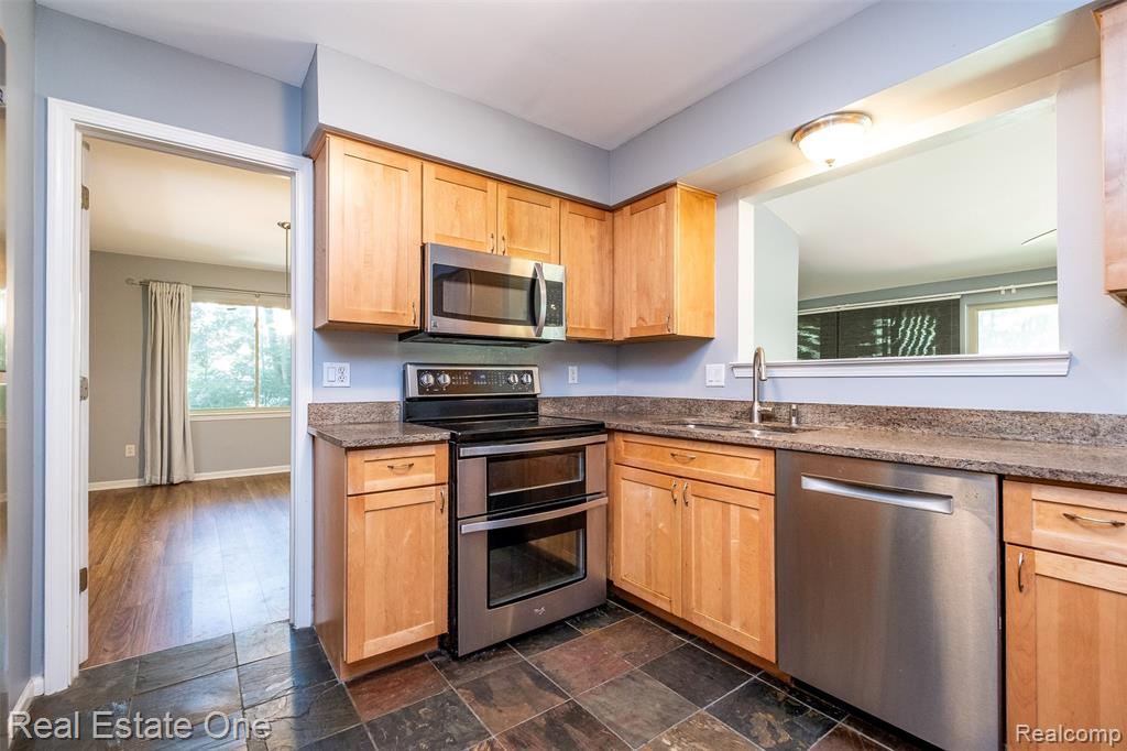 4079 Cumberland Court, Commerce Twp, MI 48390 — Photo 16