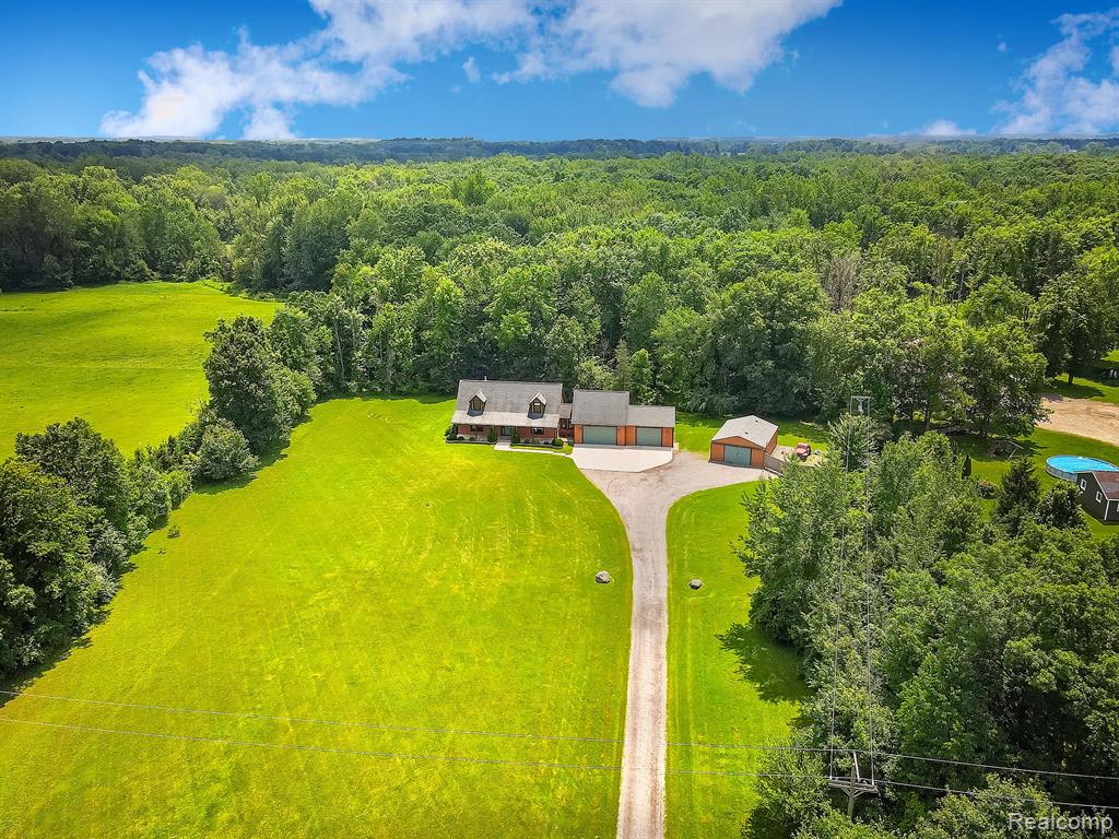 7653 CHASE LAKE Road, Fowlerville, MI 48836 — Photo 34