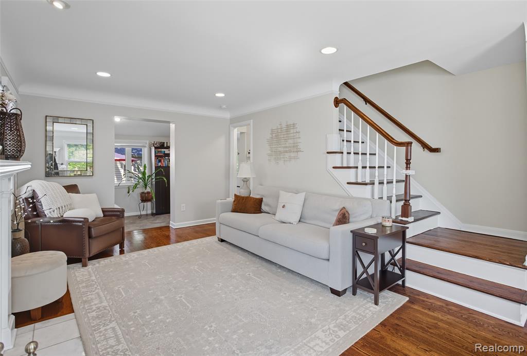 10554 Nadine Avenue, Huntington Woods, MI — Photo 9