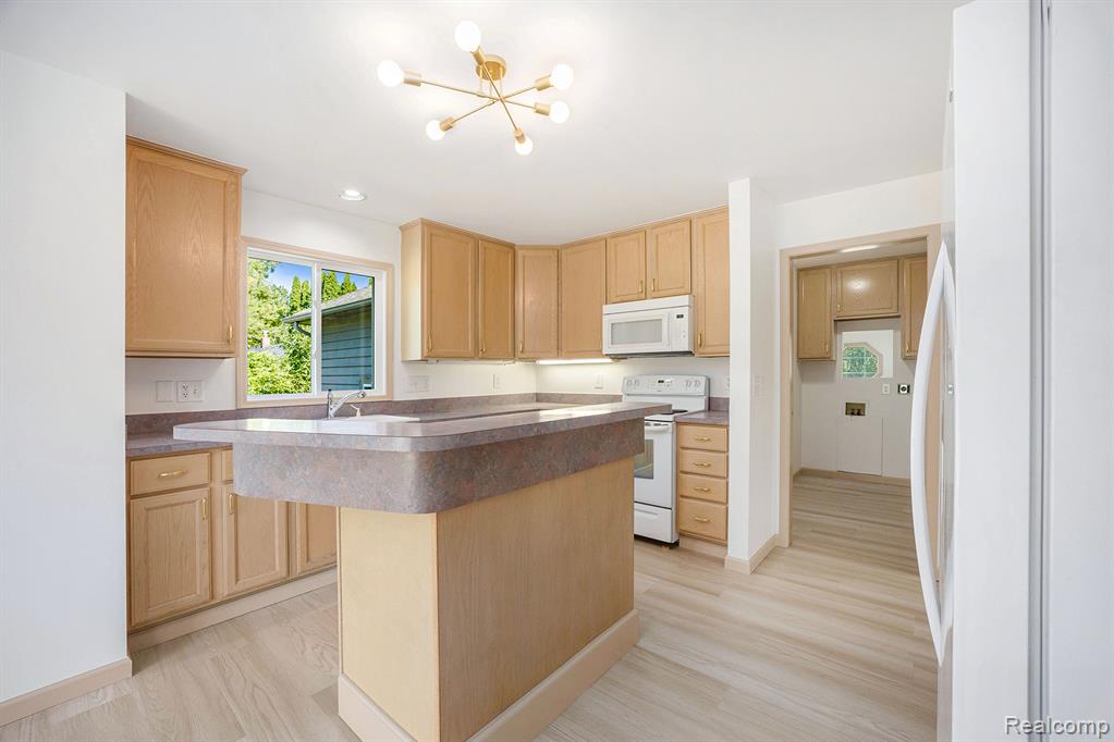 9243 Andersonville Road, Clarkston, MI — Photo 10