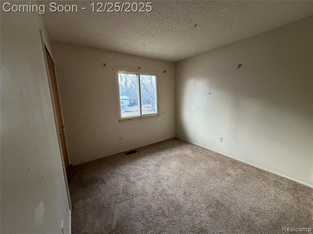 2236 Rosenfield Drive, Flint, MI 48505 — Photo 2