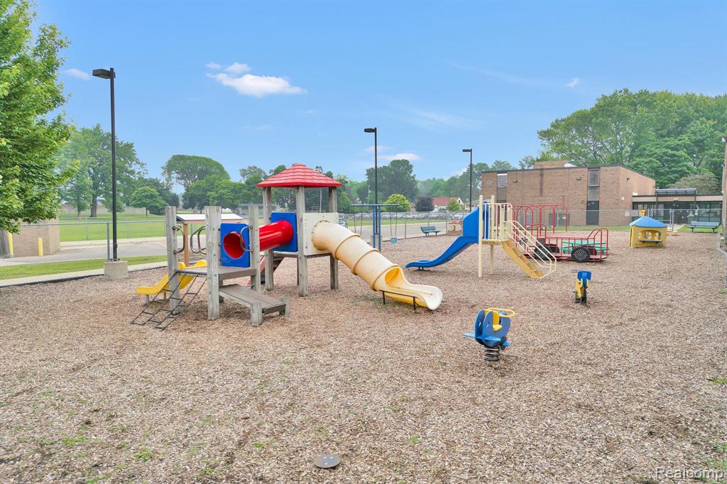 450 N Bywood Avenue, Clawson, MI — Photo 54