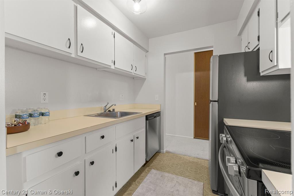 1891 BALDWIN Drive, 1, Trenton, MI 48183 — Photo 13