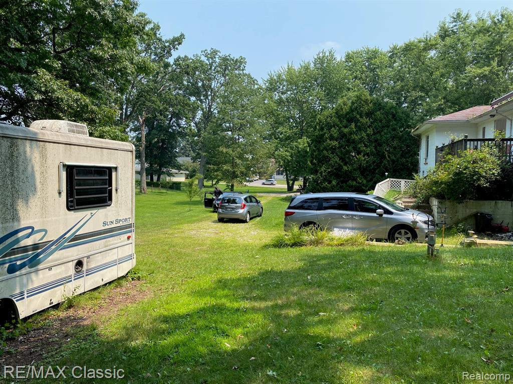 4094 Larchmoor Drive, Brighton, MI 48114 — Photo 3