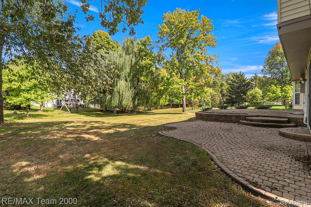 45225 Yorkshire Drive, Novi, MI — Photo 50