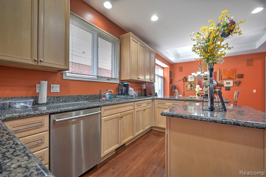 5591 Pembrooke Crossing, West Bloomfield, MI — Photo 23