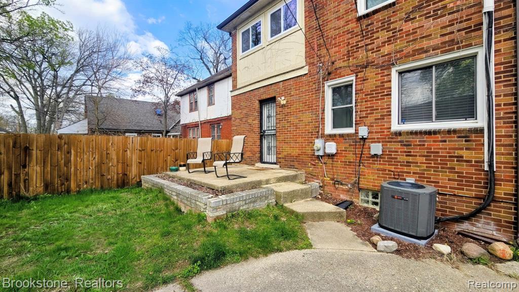 17511 Monica Street - Photo 4
