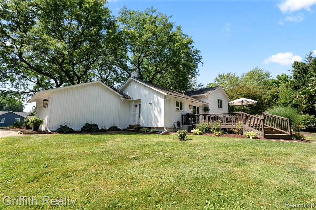 6531 Catalpa Drive, Brighton, MI 48116 — Photo 26