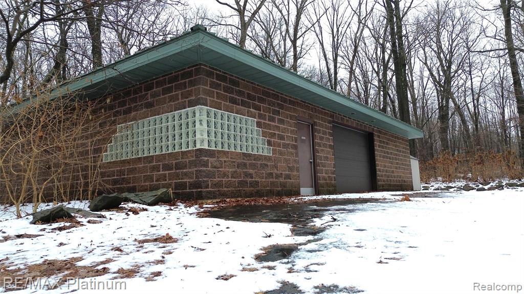 4352 Fenton Road, Hartland, MI 48353 — Photo 45