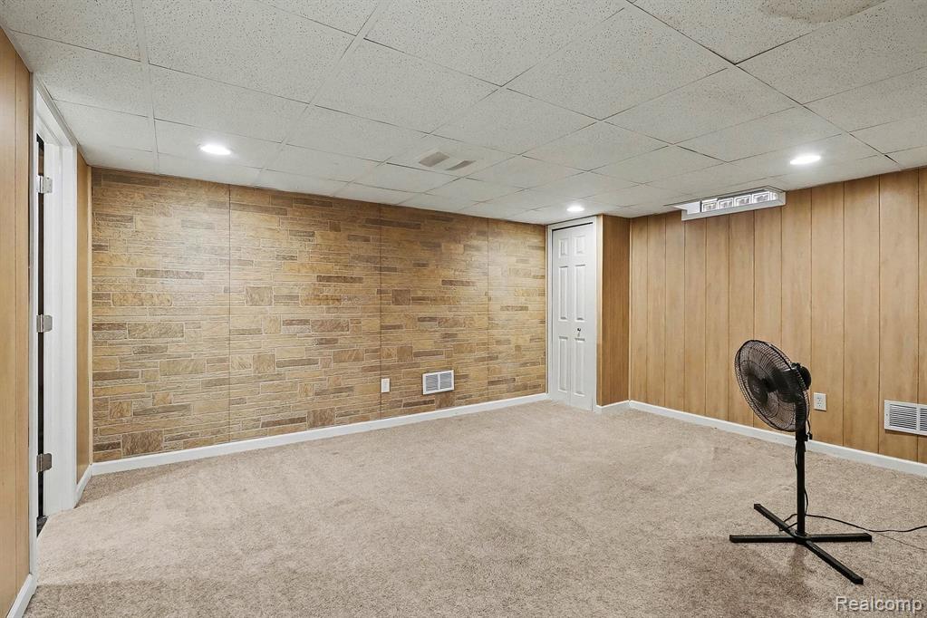 21920 Quail Ridge Drive N, Brownstown, MI 48193 — Photo 24