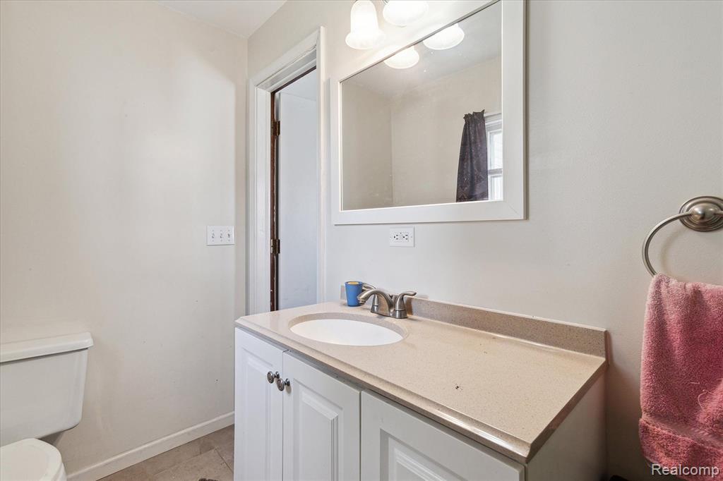 701 N SAGINAW Street, Durand, MI 48429 — Photo 32