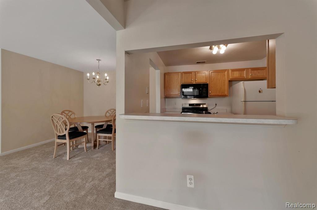 46254 CAVALIER Drive, Macomb, MI 48044 — Photo 11