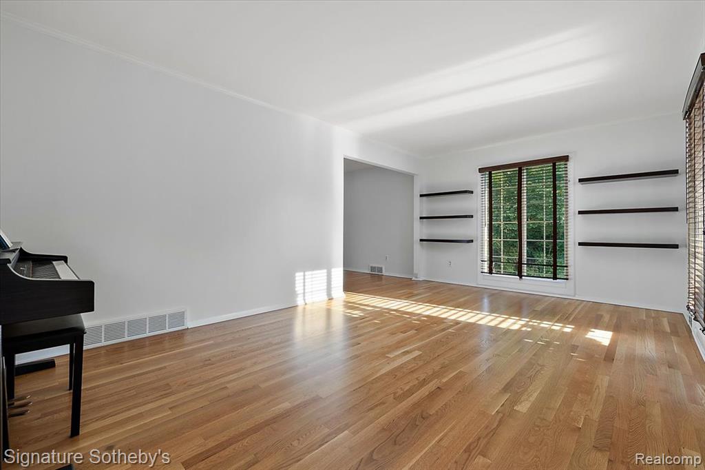 22601 Highbank Drive, Beverly Hills, MI 48025 — Photo 9