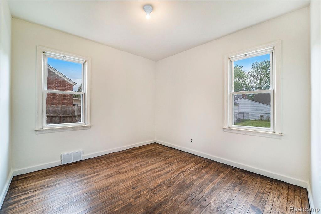 6340 WOODMONT Avenue, Detroit, MI 48228 — Photo 11